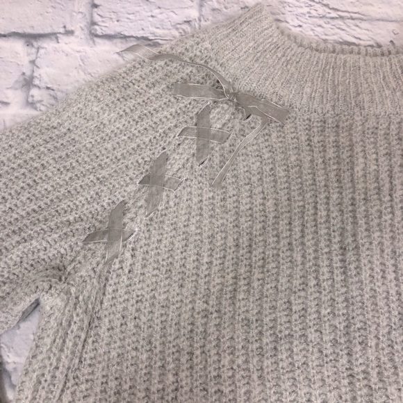 Lauren Conrad gray knit mock neck sweater Medium - Picture 3 of 7